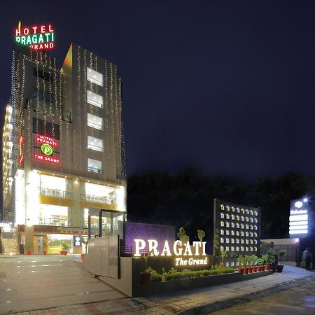 Hotel Pragati The Grand Αχμπανταμπάντ Εξωτερικό φωτογραφία