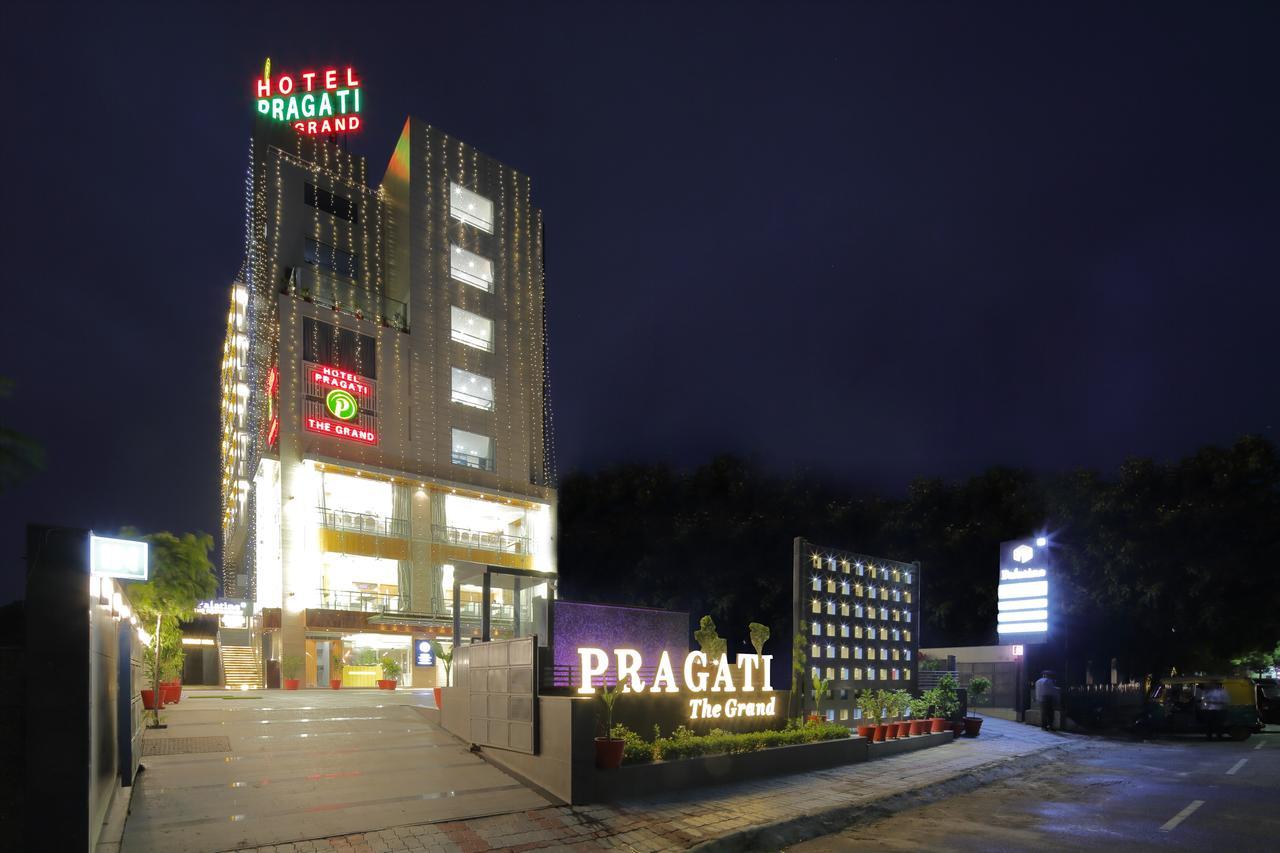 Hotel Pragati The Grand Αχμπανταμπάντ Εξωτερικό φωτογραφία