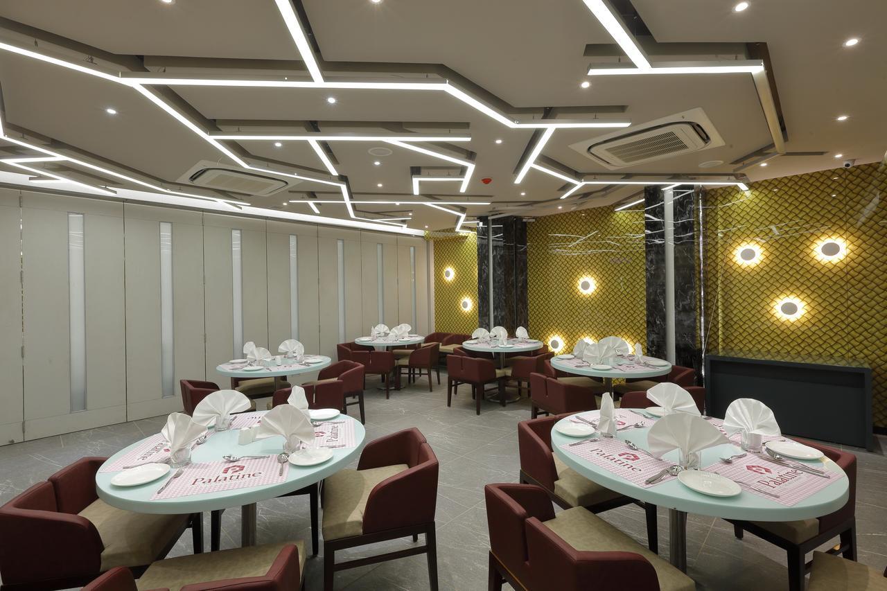 Hotel Pragati The Grand Αχμπανταμπάντ Εξωτερικό φωτογραφία