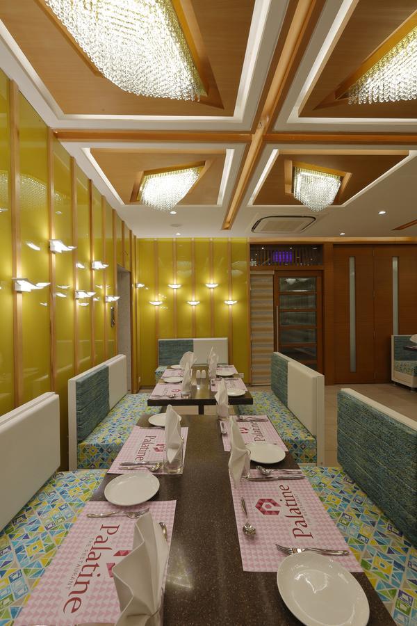 Hotel Pragati The Grand Αχμπανταμπάντ Εξωτερικό φωτογραφία
