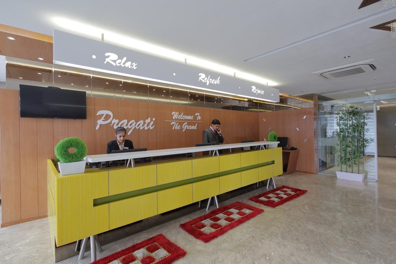 Hotel Pragati The Grand Αχμπανταμπάντ Εξωτερικό φωτογραφία