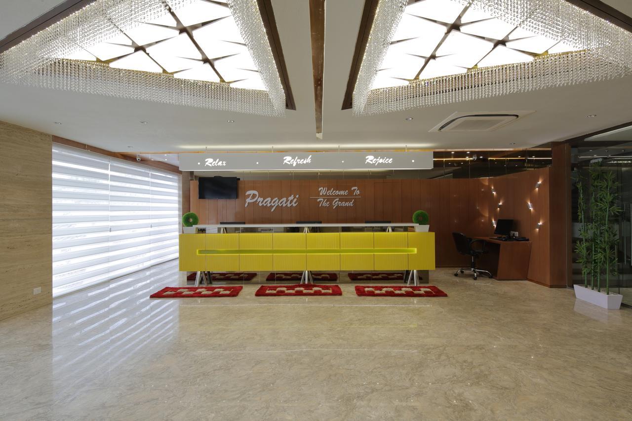 Hotel Pragati The Grand Αχμπανταμπάντ Εξωτερικό φωτογραφία