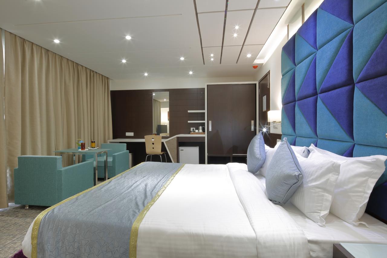 Hotel Pragati The Grand Αχμπανταμπάντ Εξωτερικό φωτογραφία